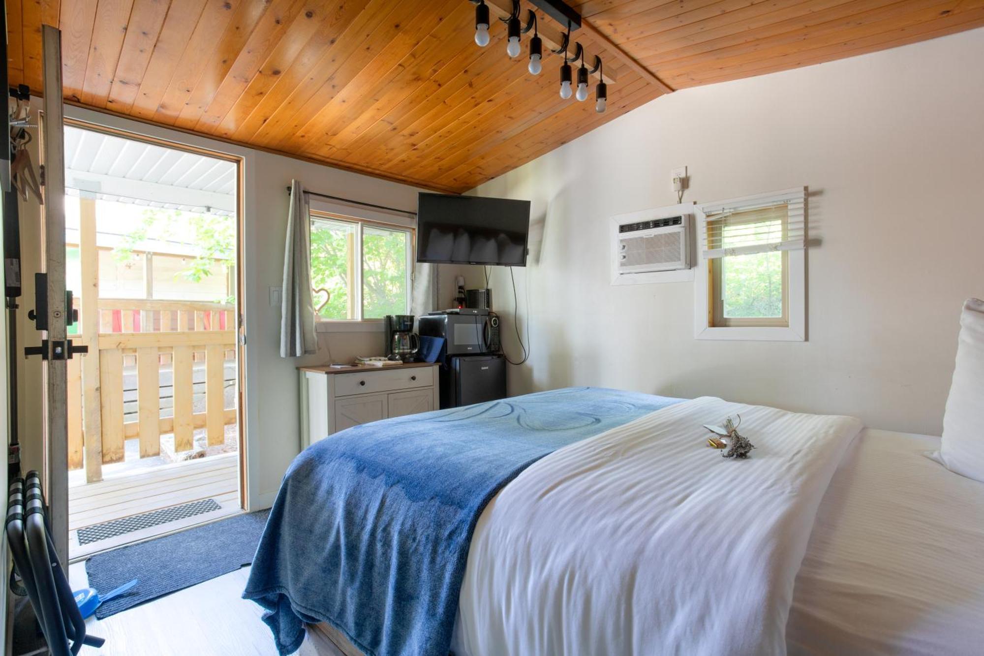 The Valley View Cabins And Event Center Creston Eksteriør billede