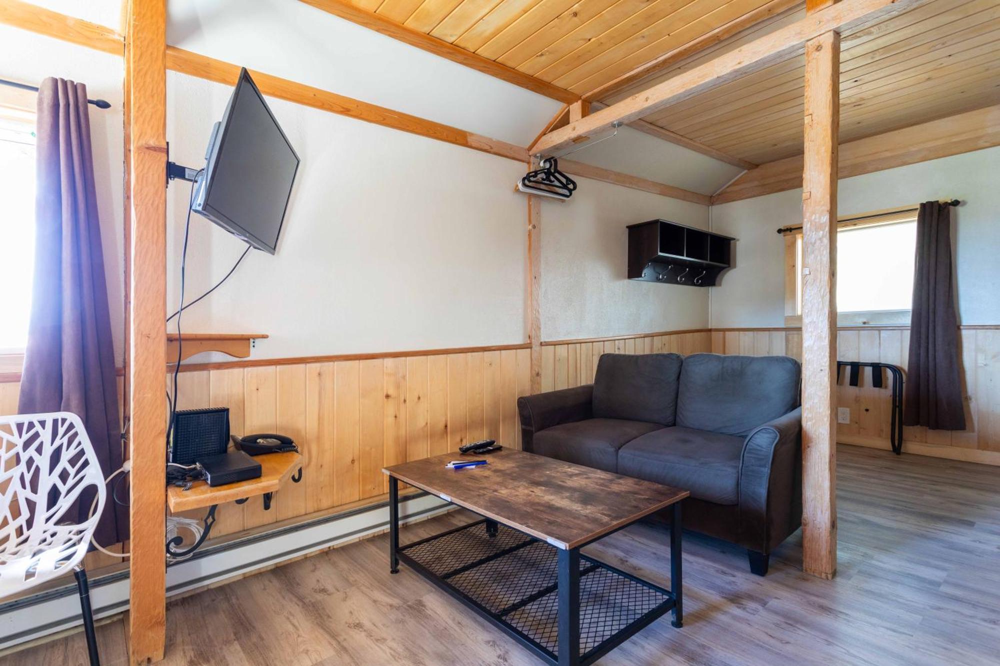 The Valley View Cabins And Event Center Creston Eksteriør billede