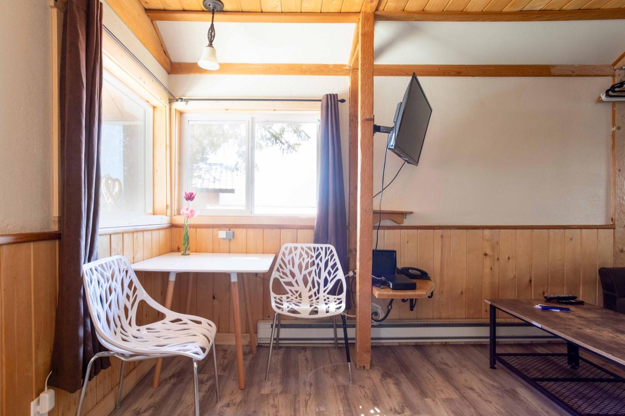 The Valley View Cabins And Event Center Creston Eksteriør billede